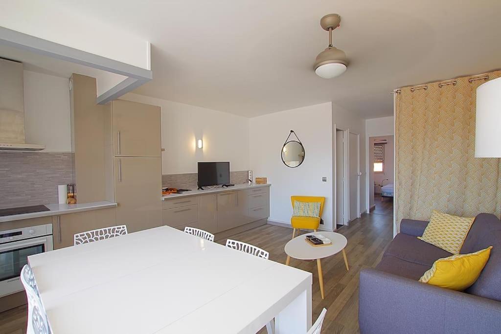 Appartement Calme Et Moderne Avec Vue Mer 74 Canet-en-Roussillon Esterno foto